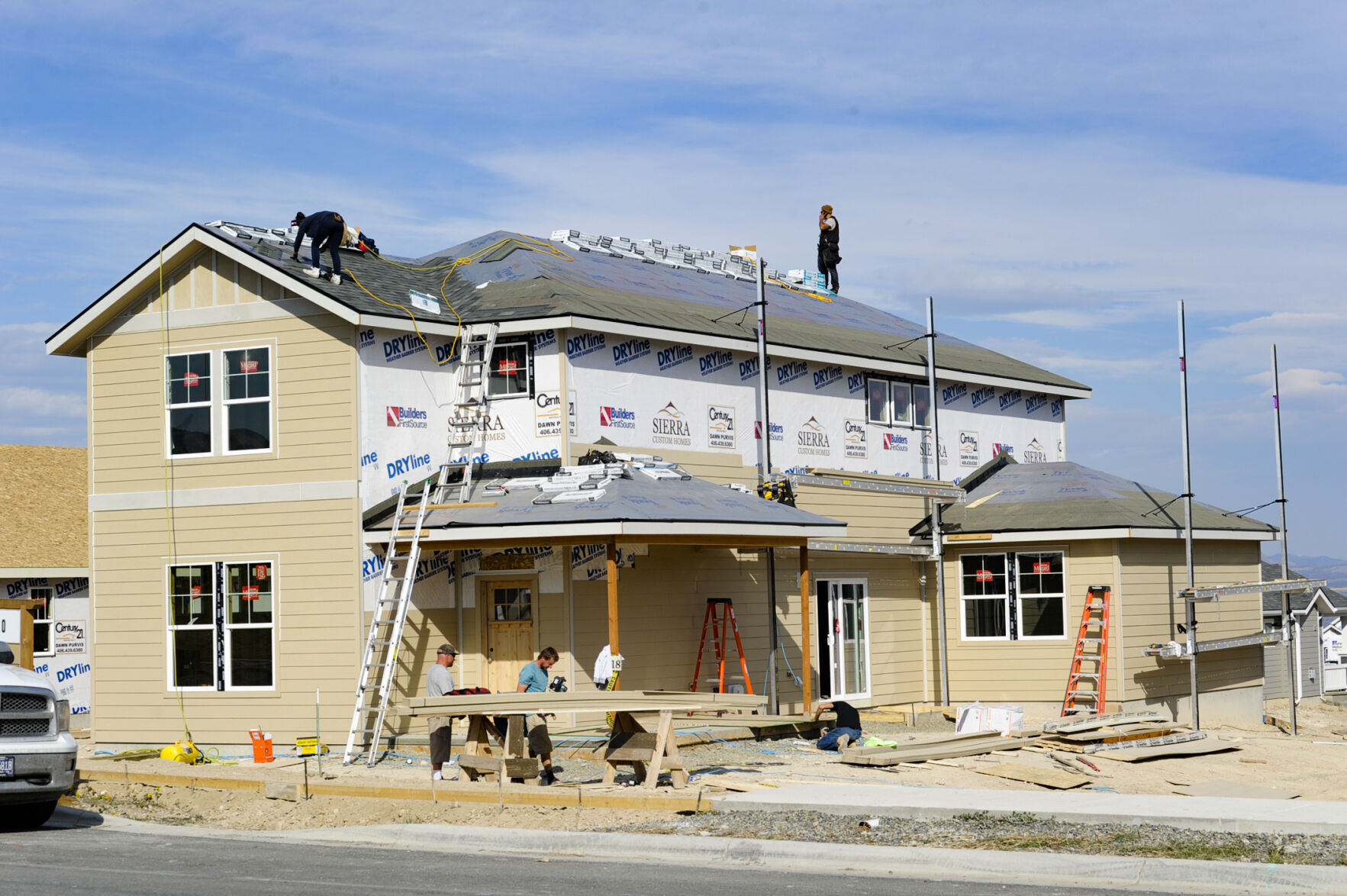 Homes under construction in the Mountain View Meadows